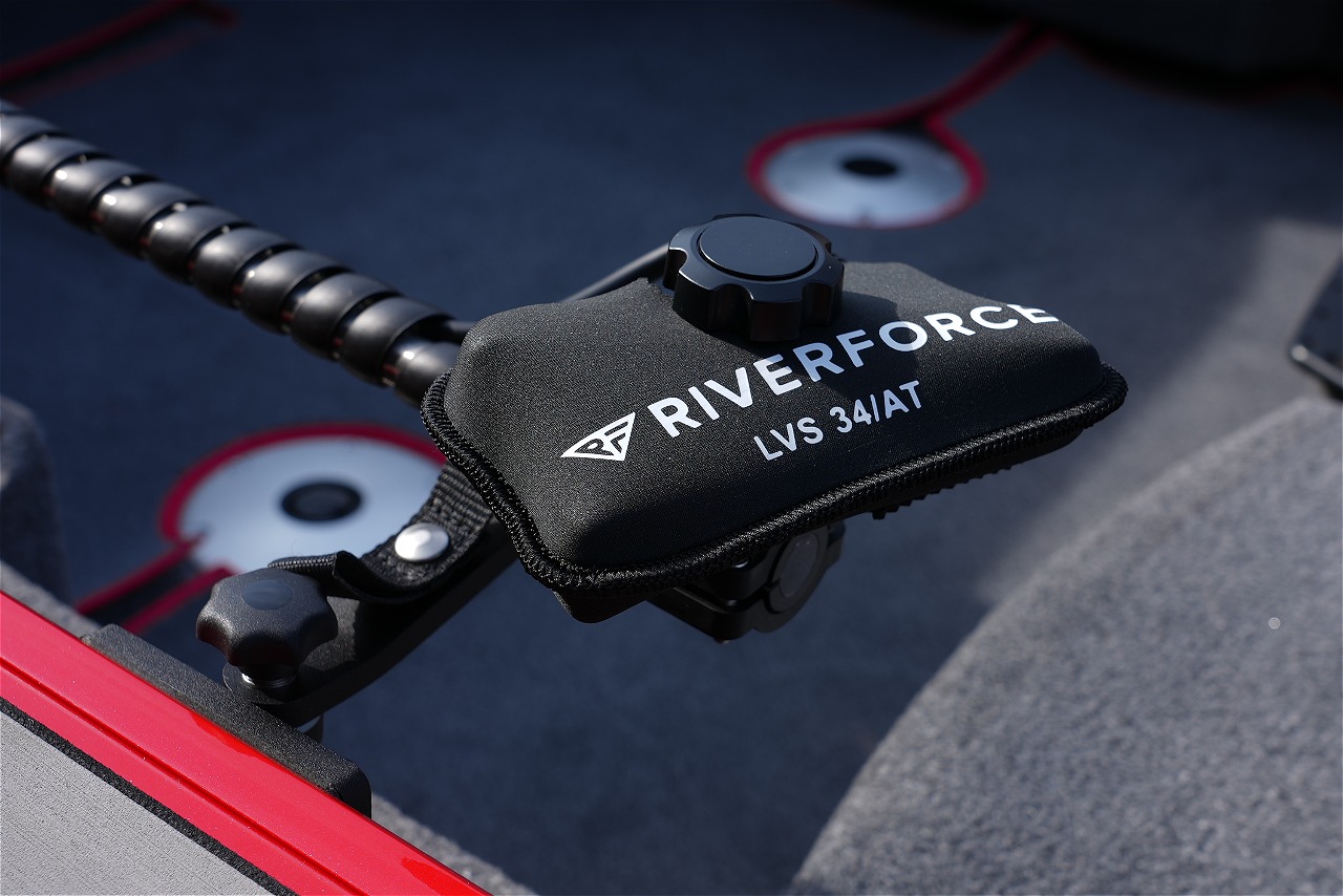 Защитный неопреновый чехол для датчика Garmin/Lowrance LVS 34/AT Riverforce  от прозводителя Россия